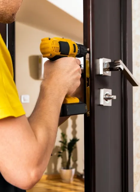 Lartisan Menuisier Menuisier Montpellier Depannage Menuiserie Serrurerie 1 Lartisan Menuisier Menuisier Montpellier Depannage Menuiserie Serrurerie 1